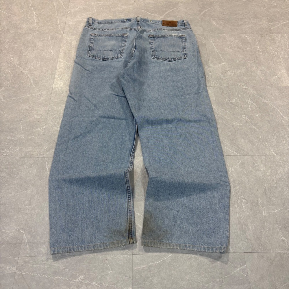 Nautica J-Class Relaxed Fit Jeans Mens 36x30 Light Wash Distressed Wide Leg 4826